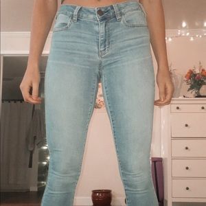 American Eagle light denim jeans